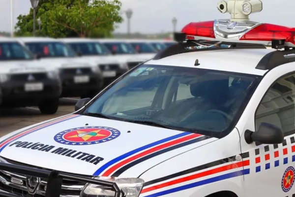 Homem é executado a tiros na frente da família em bar de Timon